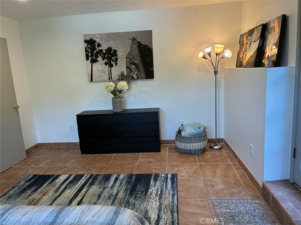1st image of 2440 N Gower St #2440B