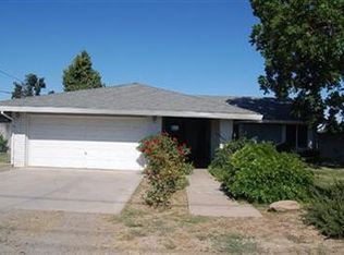 450 N Reinway Ave, Waterford, CA 95386