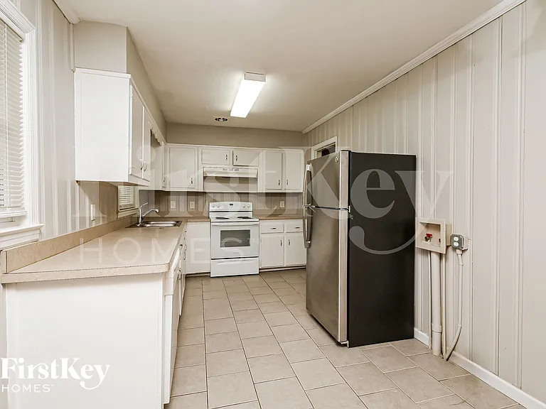 1843 Wee Kirk Rd SE — Photo 6