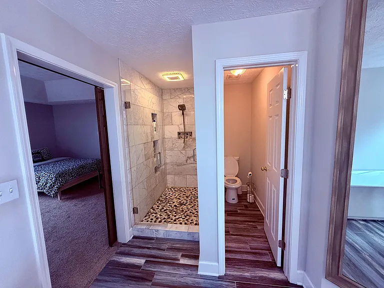 Pribate en-suite bathroom ente