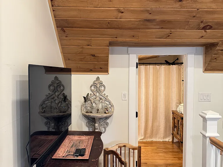 112 Wolfe St — Photo 16