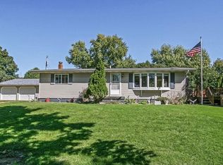9722 230th Ave, Anamosa, IA 52205