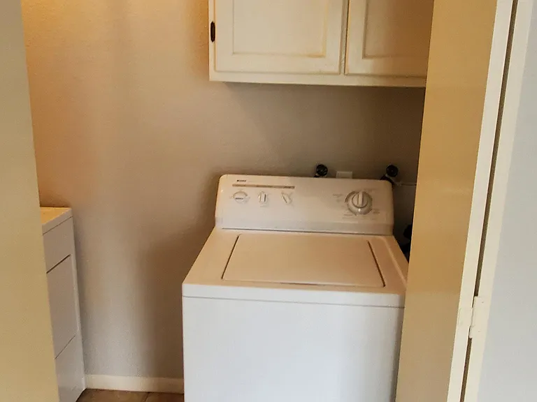 217 Wellington St — Photo 12
