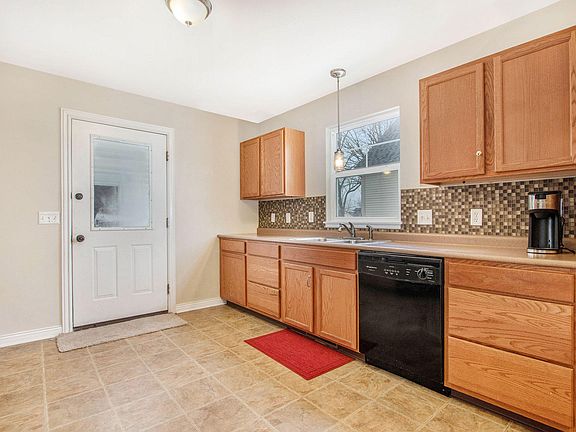 2nd image of 3607 Breezewood Dr SE