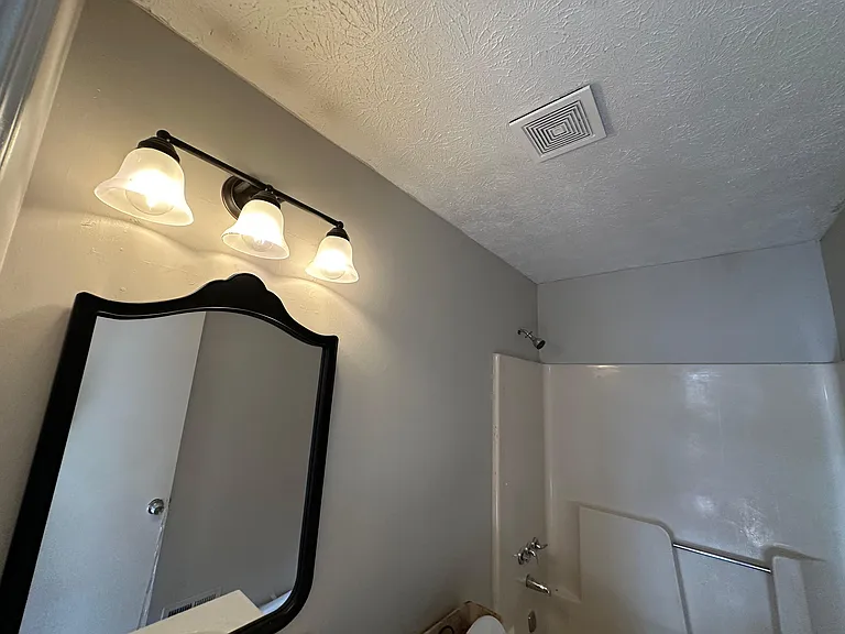 2120 Pinetree Dr #2 — Photo 8