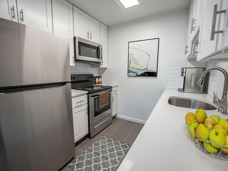 1st image of 1062 E Lancaster Ave #2B-2Ba-1150Sqft