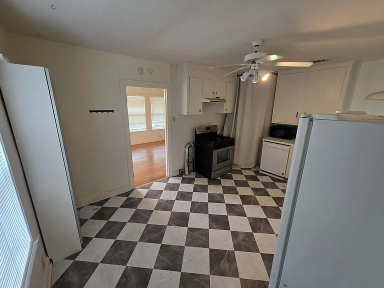 1503 Arcadia Ave — Photo 7
