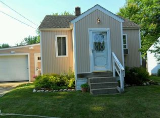 1160 E Hile Rd, Norton Shores, MI