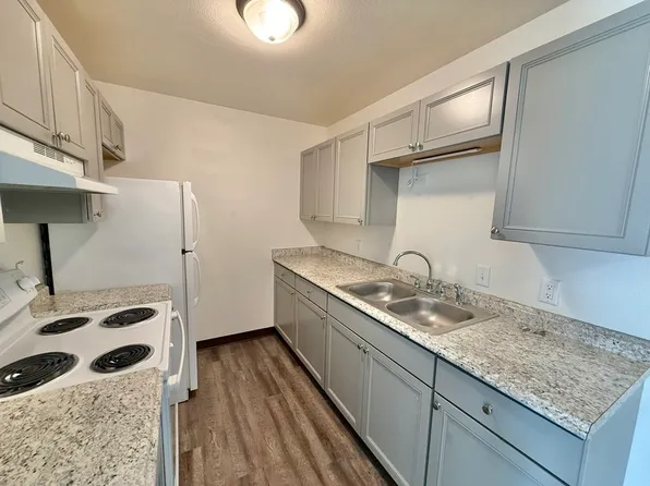 120-130 Memorial Dr, Oconto, WI