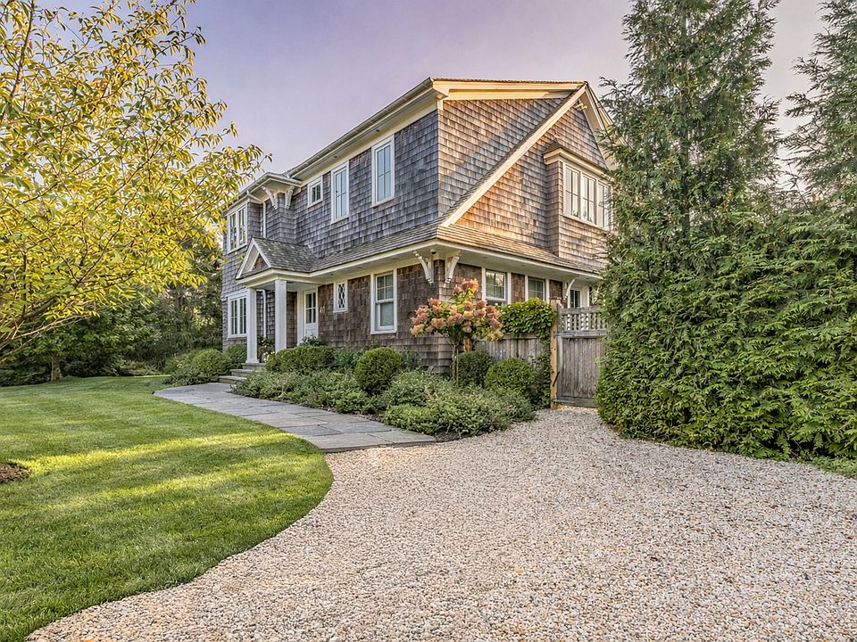 1st image of 40 Gardiner Dr