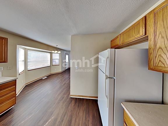 3rd image of 3808 Ironhorse Dr