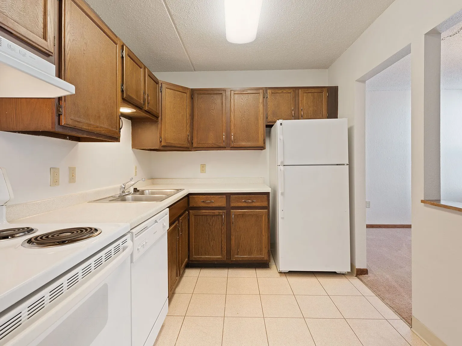 Park Plaza Apartments — Photo 1