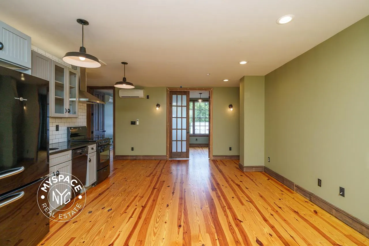 45 Newell Street — Photo 1