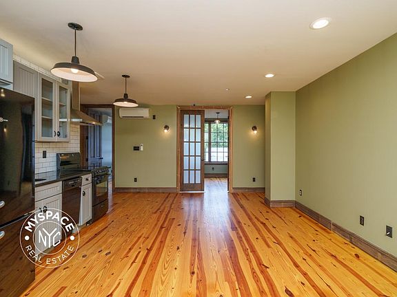 2nd image of 45 Newell St APT 5B