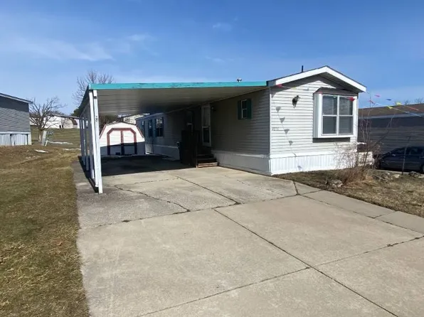 4215 Deems St #475, Milford, MI 48381