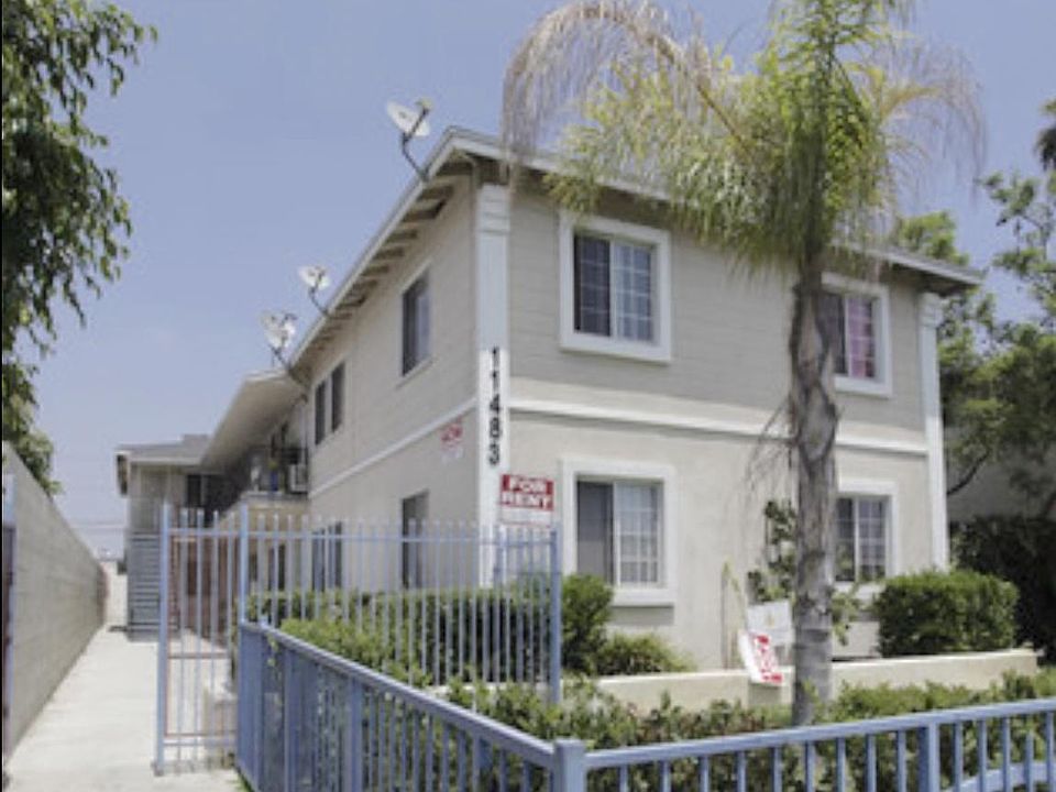 1st image of 11483 Sherman Way #5