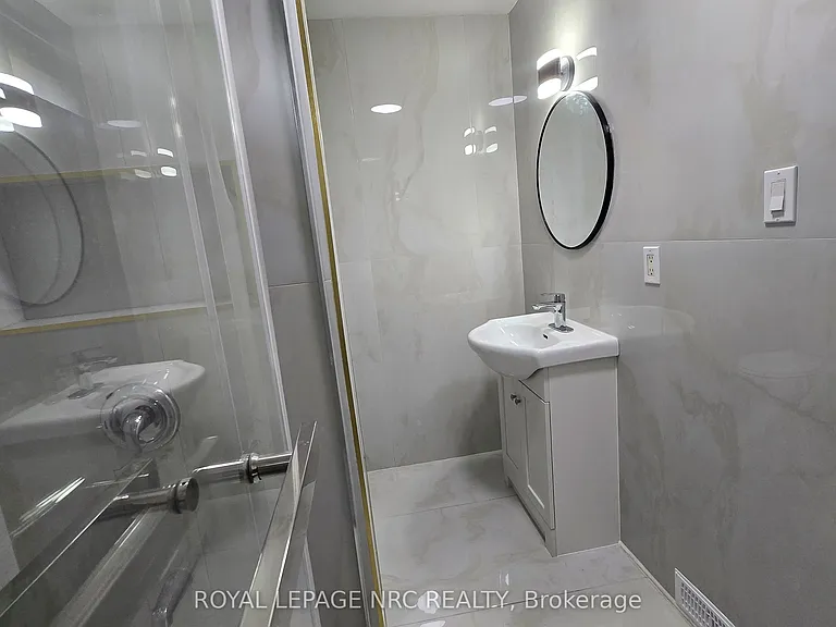 4425 Hiram St — Photo 9