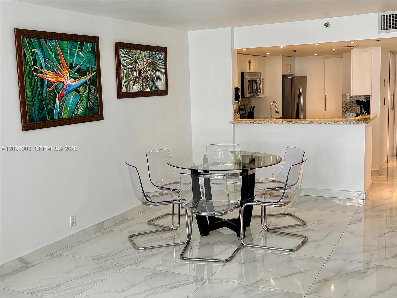 Venetia Condo — Photo 3