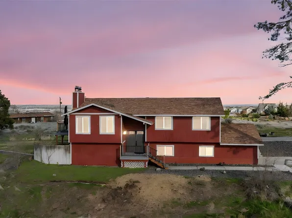 1202 Bombing Range Road, West Richland, WA 99353