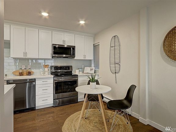5th image of 320 Melrose Ave E APT 205