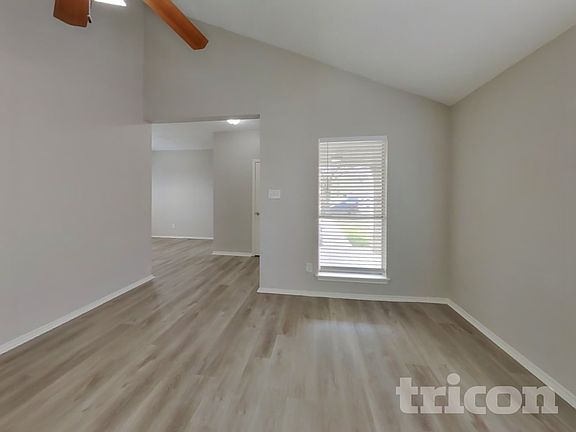 3rd image of 15243 Bedford Glen Dr