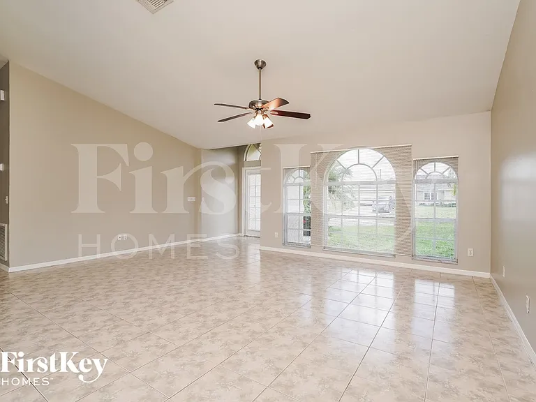 8381 Bahamas Rd — Photo 4