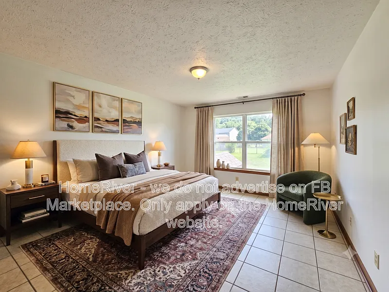3 bed, 2.0 bath, 1296 sqft, $1,605 — Photo 3