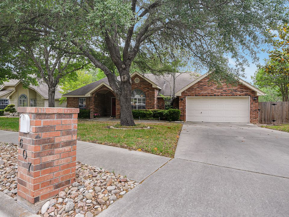1st image of 607 Summerwood Dr