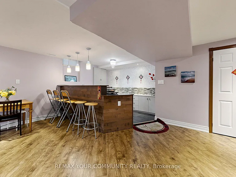 32 Soho Cres #BASEMENT — Photo 9