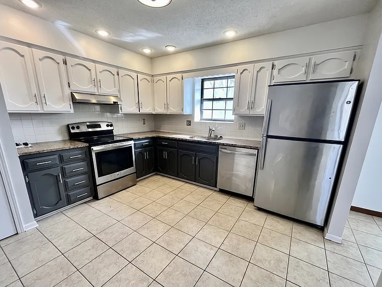 500 SE Sherri Ln — Photo 11