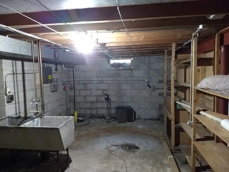 4035 Manhattan Dr — Photo 11
