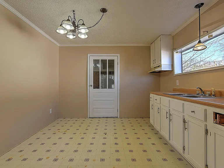 118 Unaka St — Photo 3