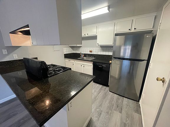 5th image of 8166 Valley Green Dr