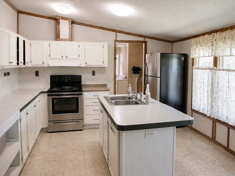 22167 FM 306 — Photo 2