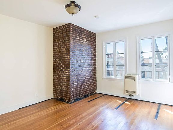 3rd image of 530 S Kenmore Ave #1e00dc600