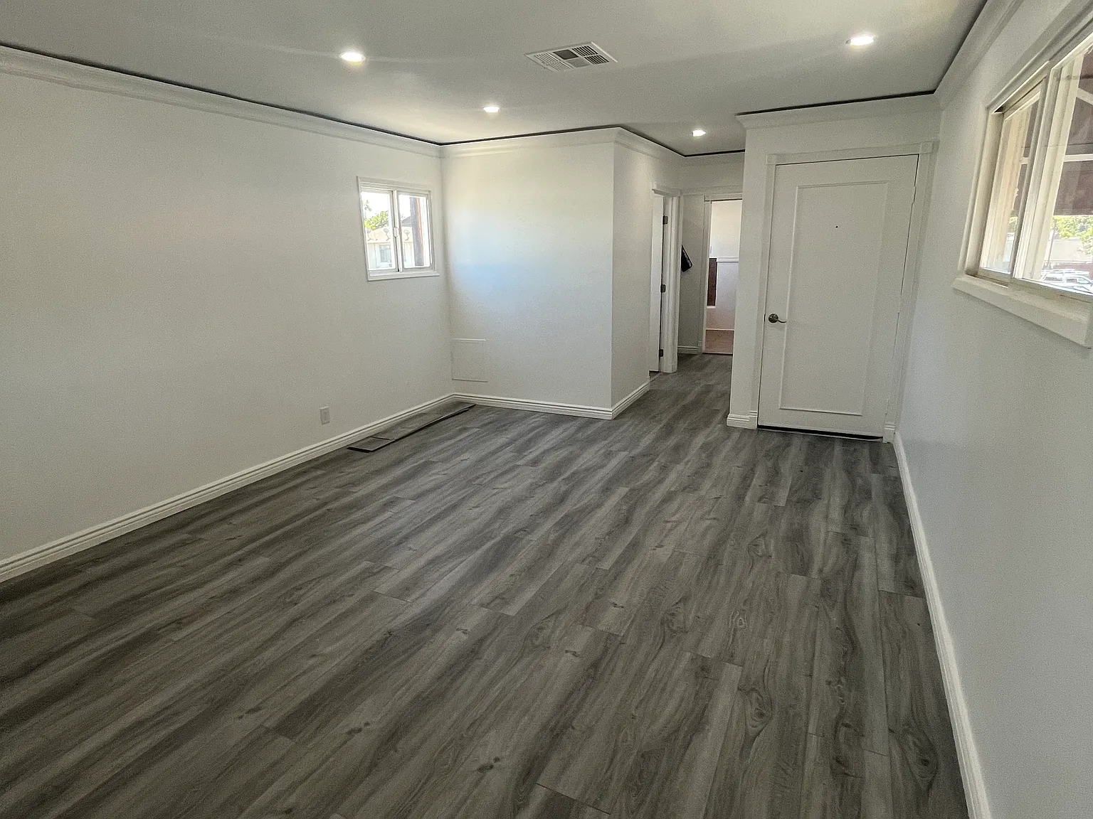 2 bed, 1300 sqft, $2,190 — Photo 4