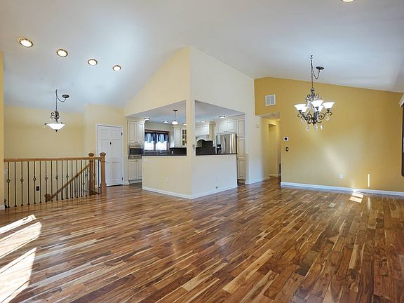 4th image of 40 Crown Ave #35