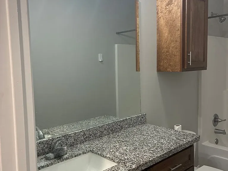 2516 Creole St #B — Photo 10