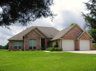 404 Nevills Rd, Mount Pleasant, TX 75455