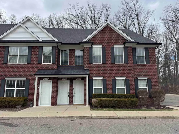 8449 Williamstown Dr, Shelby Township, MI 48316