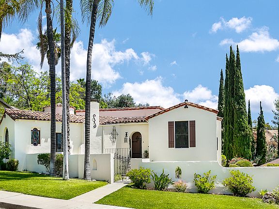 3rd image of 5446 Dahlia Dr