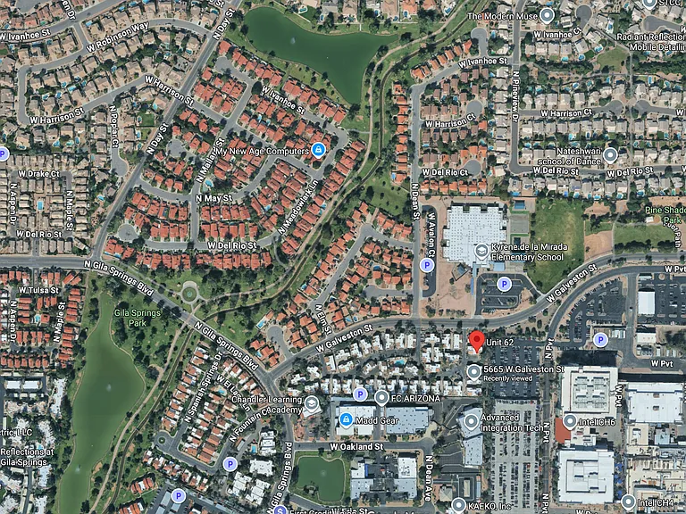 Townhouse is close to parks, minutes from route 10, 101 and 202 freeways, Intel, Fashion Chandler Mall and much more...