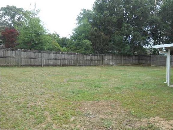 3rd image of 715 Meadowview Ln