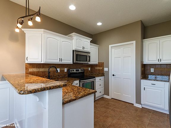 5th image of 15915 Wilden Dr
