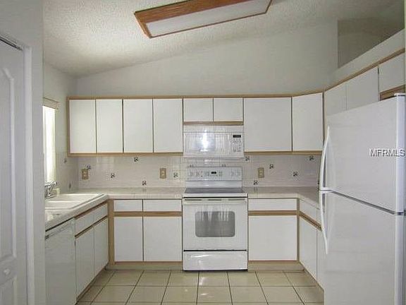 3rd image of 1120 Perpignan Ct
