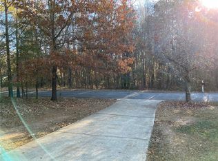 303 Horseshoe Rd, Central, SC 29630