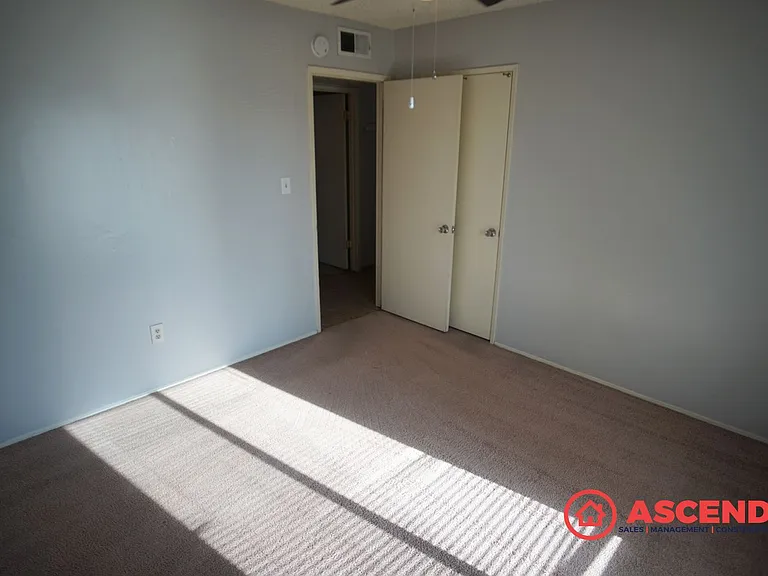 5104 Belcrest Ave — Photo 12
