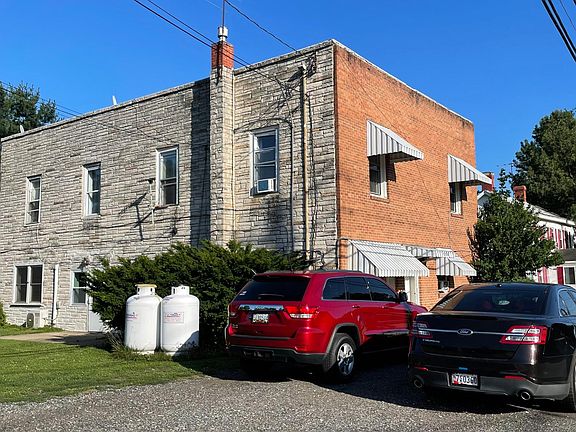 3rd image of 178 Sassafras St #4