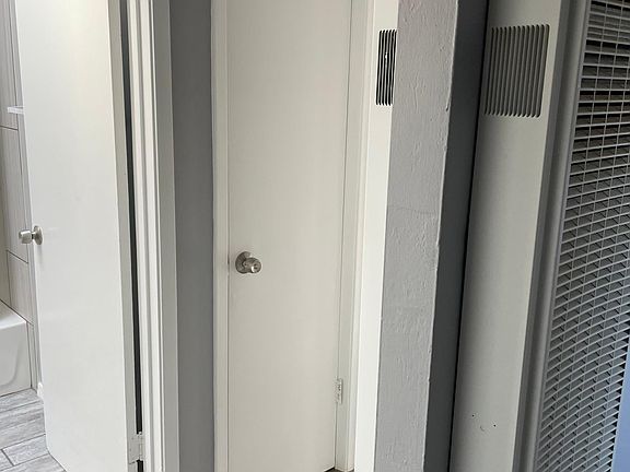 5th image of 867 Huntington Ave APT 8