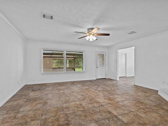3rd image of 411 Cottonwood Dr